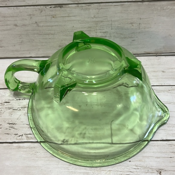 1930s vintage green depression glass batter pitcher mixing bowl, Hazel Atlas - Picture 7 of 9